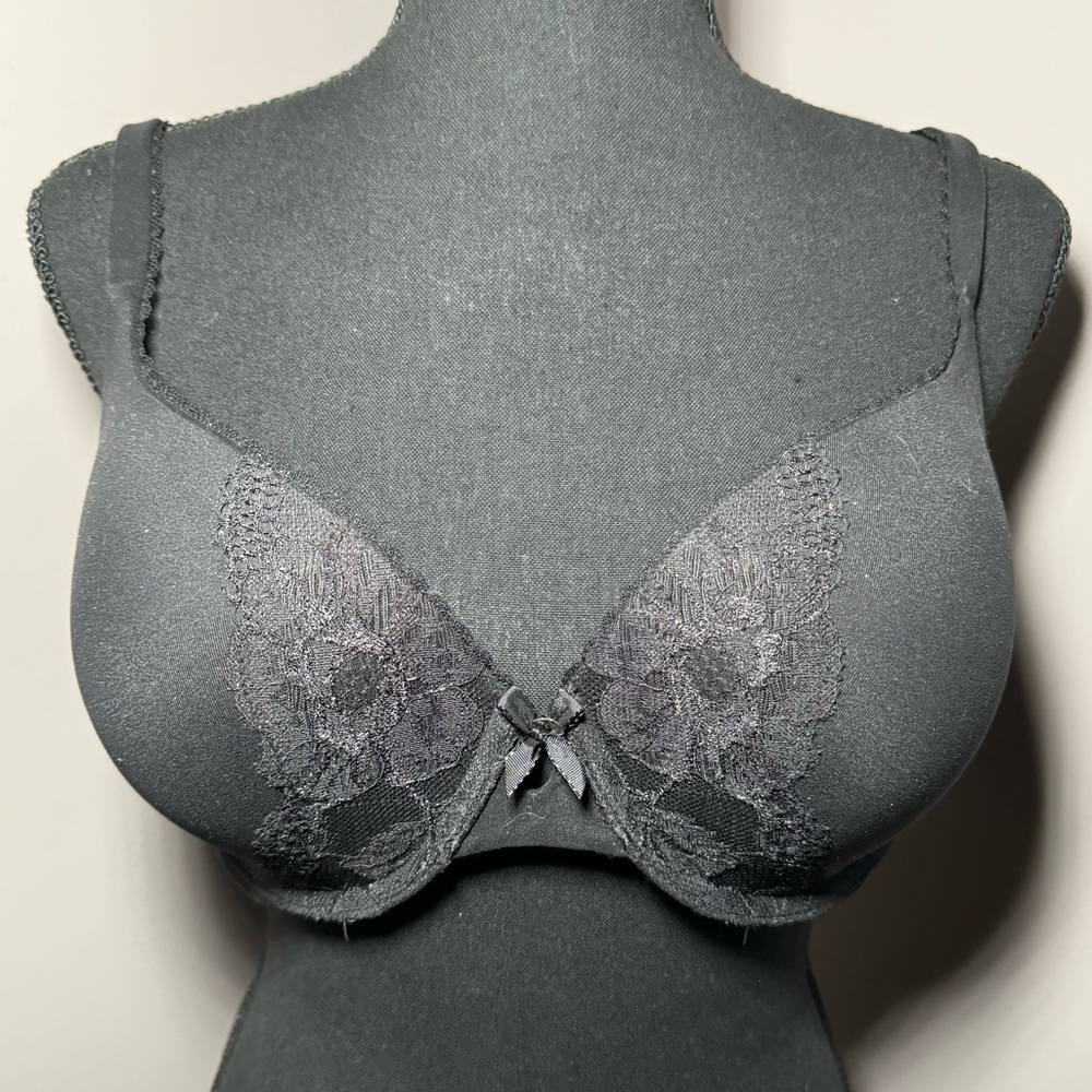 Victoria’s Secret 32DDD Black Body By Victoria Padded Perfect Coverage Bra